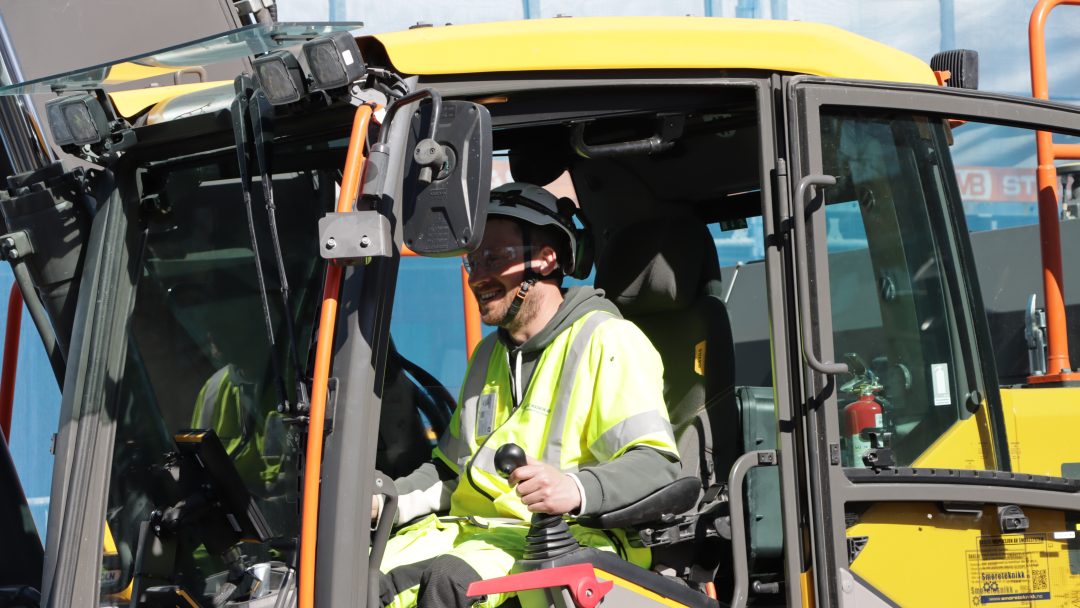 Sophie Minde, gravemaskin