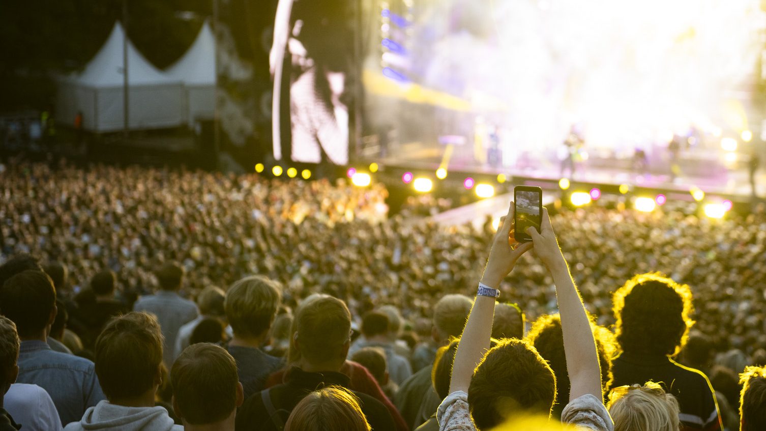 Like stort som en middels stor by - det er Øyafestivalen i Tøyenparken.